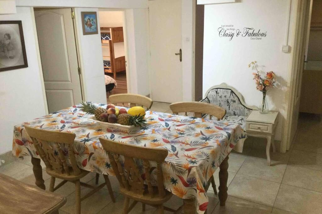 Peaceful 3 Bedroom 8 Person Ground Floor Apartment With Large Private Heated Pool La Digne-d’Amont Kültér fotó