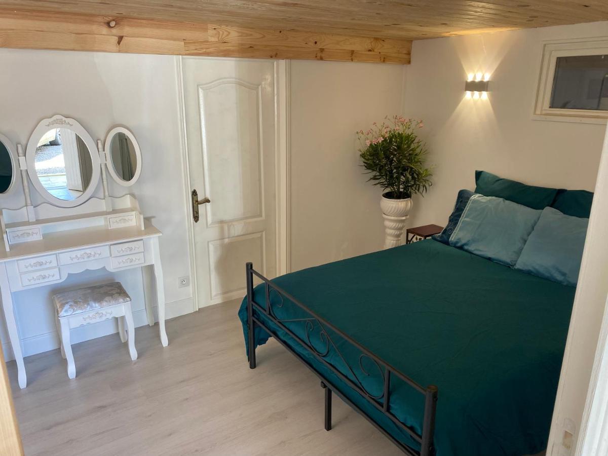 Peaceful 3 Bedroom 8 Person Ground Floor Apartment With Large Private Heated Pool La Digne-d’Amont Kültér fotó