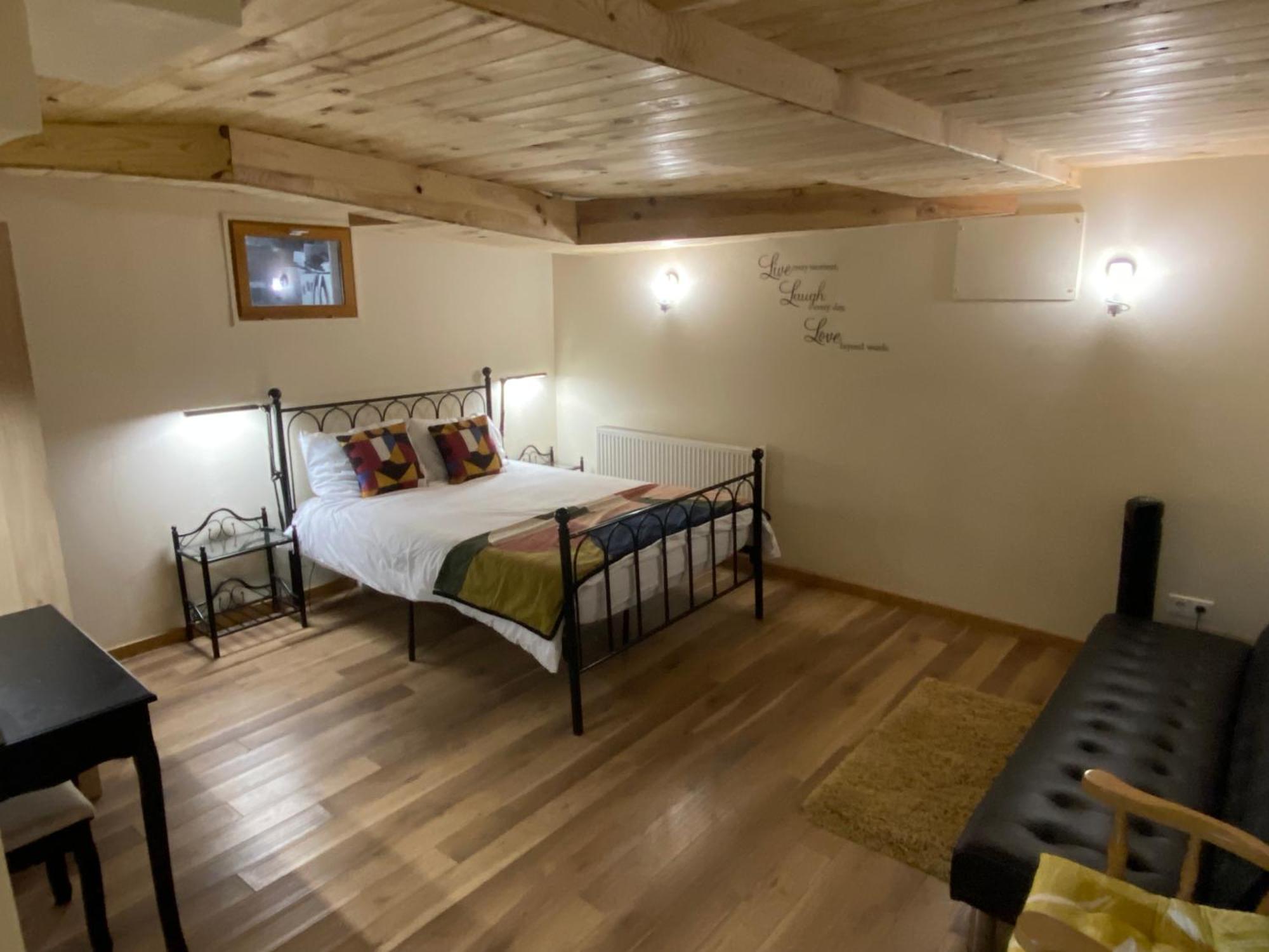 Peaceful 3 Bedroom 8 Person Ground Floor Apartment With Large Private Heated Pool La Digne-d’Amont Kültér fotó