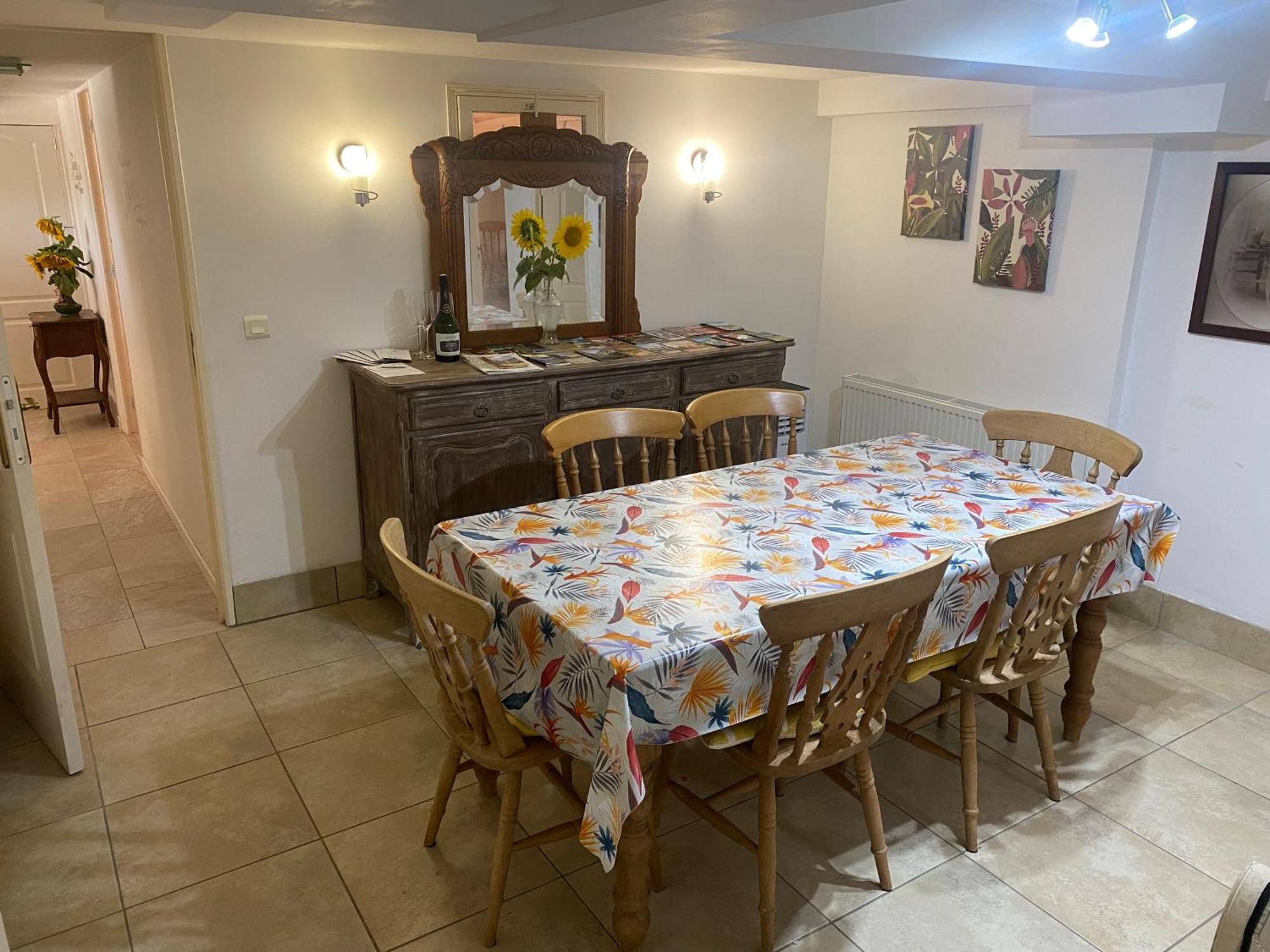 Peaceful 3 Bedroom 8 Person Ground Floor Apartment With Large Private Heated Pool La Digne-d’Amont Kültér fotó